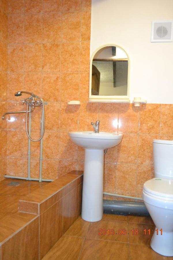 U Palycha Guest House Sukhumi Luaran gambar