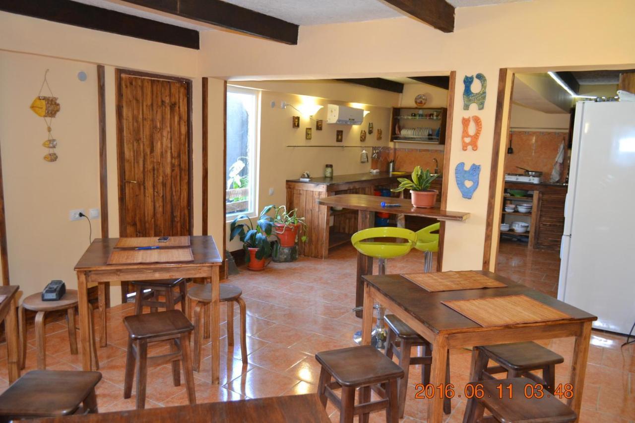 U Palycha Guest House Sukhumi Luaran gambar