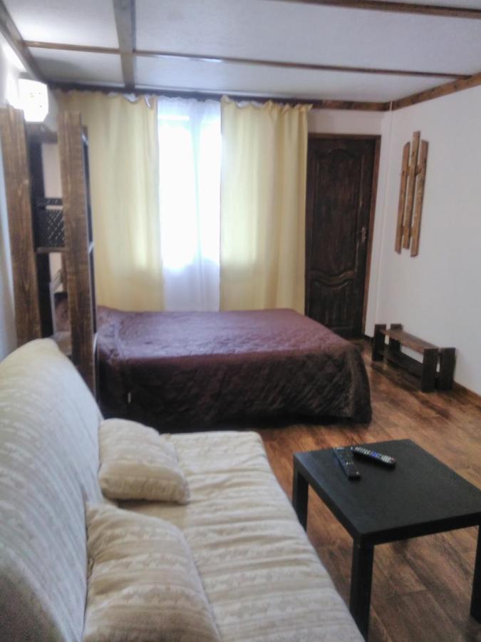 U Palycha Guest House Sukhumi Luaran gambar