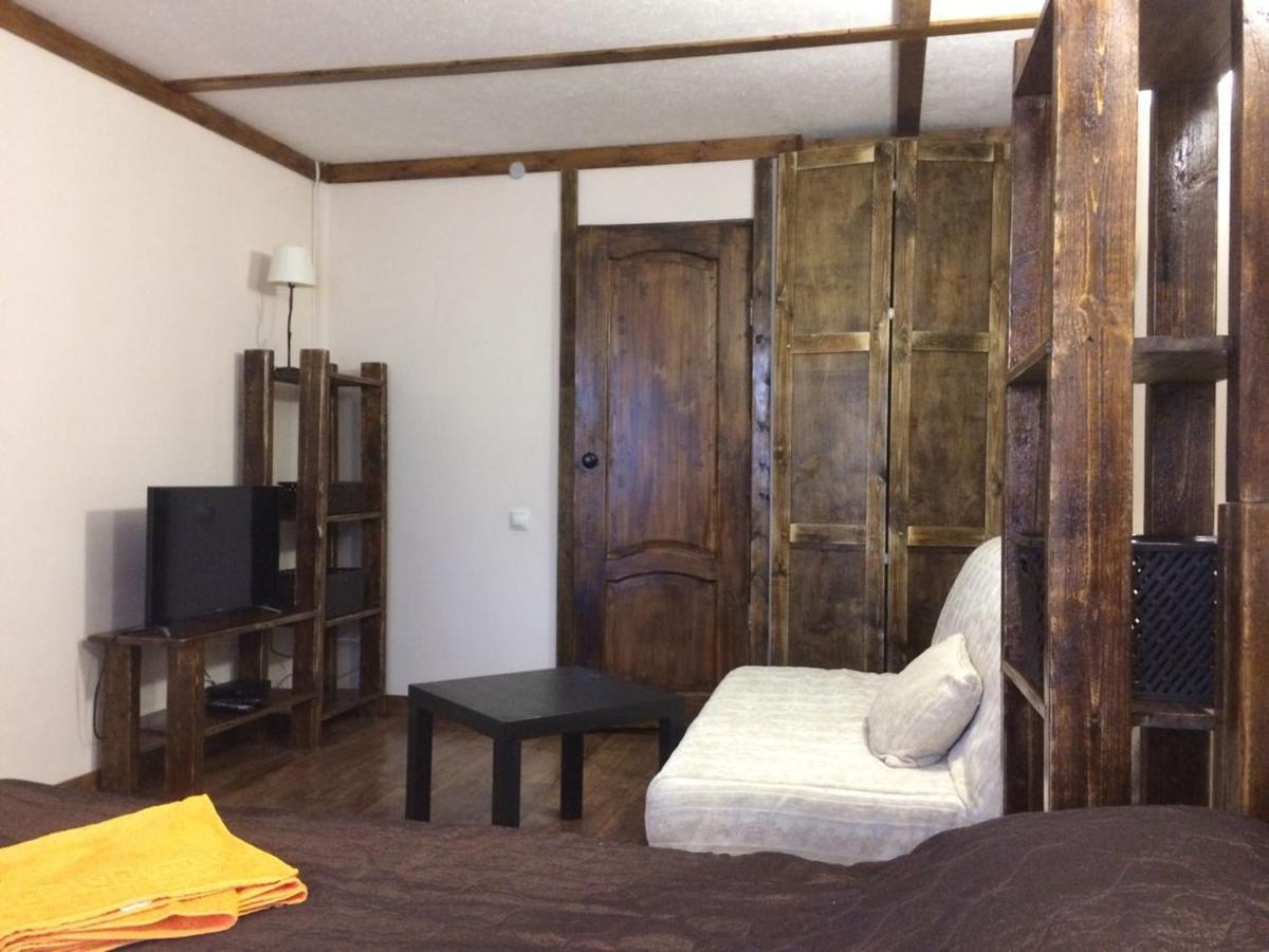 U Palycha Guest House Sukhumi Luaran gambar