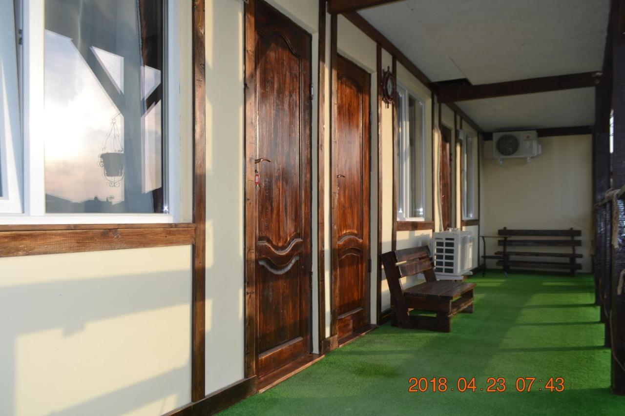 U Palycha Guest House Sukhumi Luaran gambar